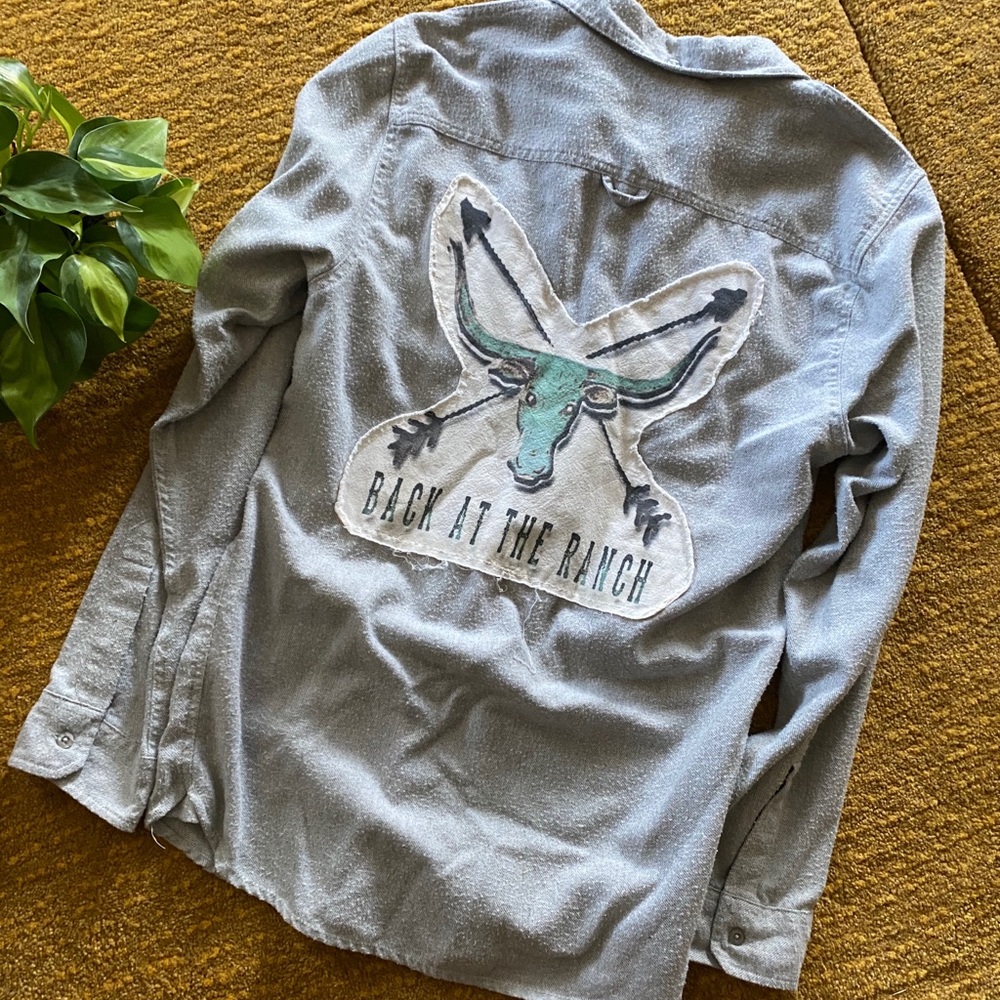 Flannel. Men’s medium.